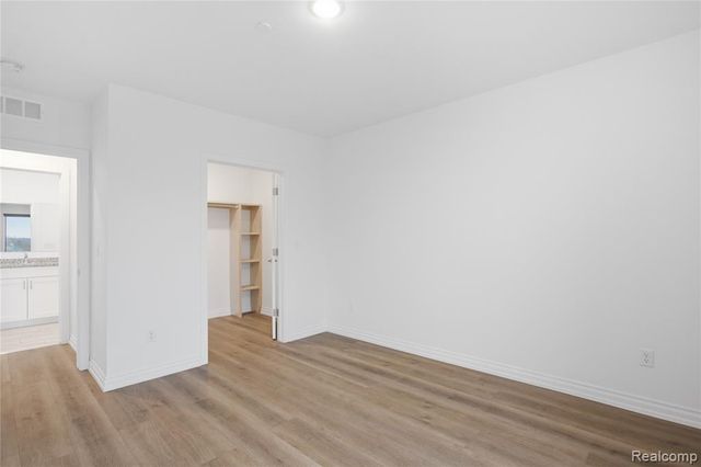 166 Oak St PH11, Wyandotte, MI 49192