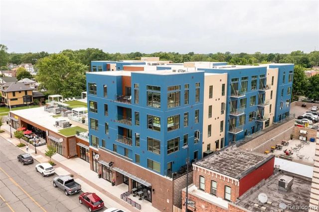 166 Oak St PH11, Wyandotte, MI 49192