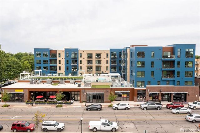 166 Oak St PH11, Wyandotte, MI 49192