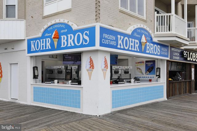 2102 ANGELINA LANE, Somers Point, NJ 08244