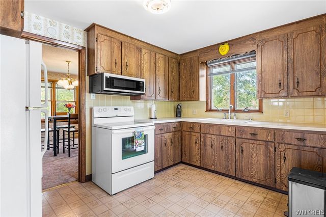 801 Tonawanda Creek Road, Amherst, NY 14228