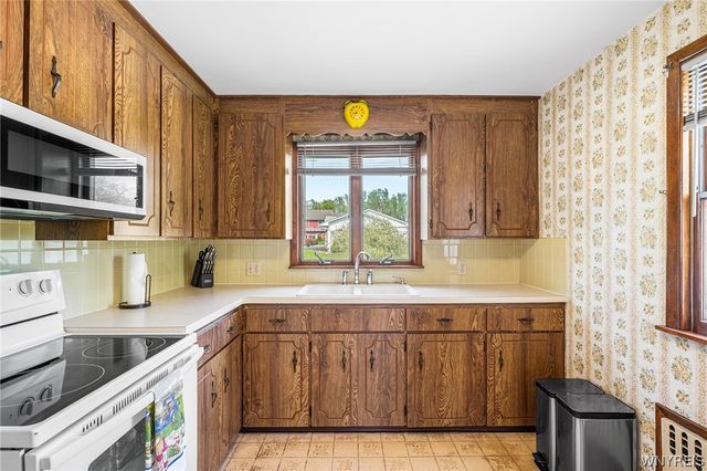 801 Tonawanda Creek Road, Amherst, NY 14228