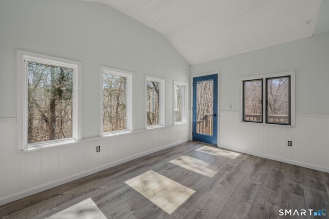 20 King James Drive, East Lyme, CT 06333