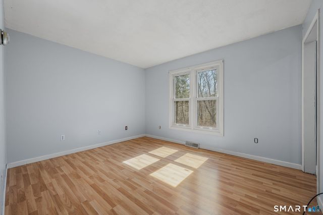 20 King James Drive, East Lyme, CT 06333