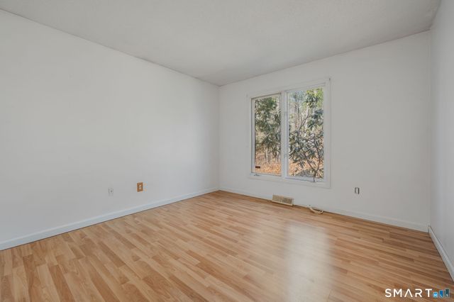 20 King James Drive, East Lyme, CT 06333