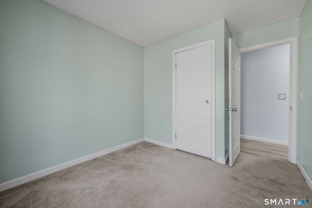 20 King James Drive, East Lyme, CT 06333