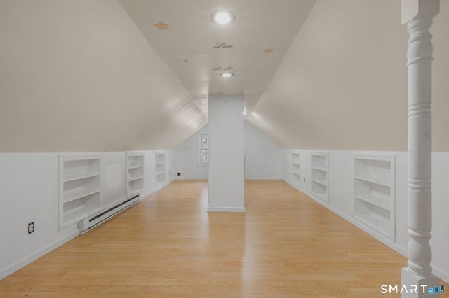 20 King James Drive, East Lyme, CT 06333