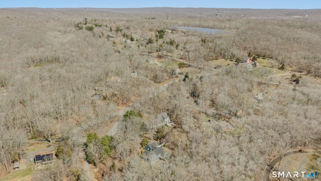 20 King James Drive, East Lyme, CT 06333