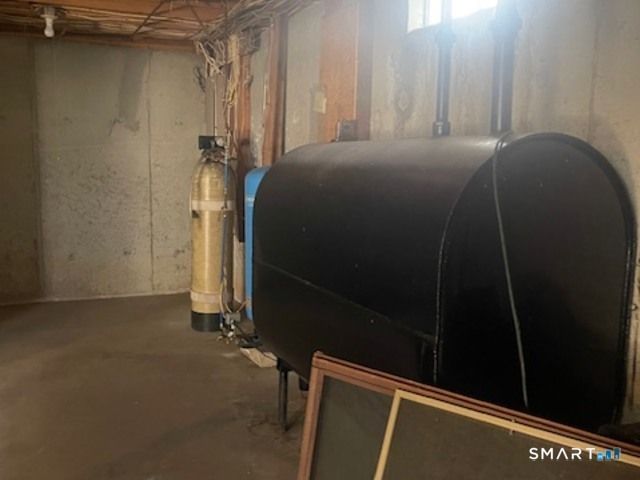 20 King James Drive, East Lyme, CT 06333