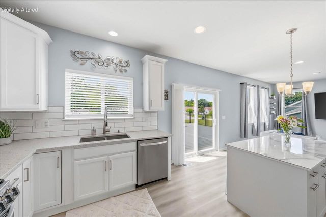 2518 Marie CIRCLE, Waukesha, WI 53189