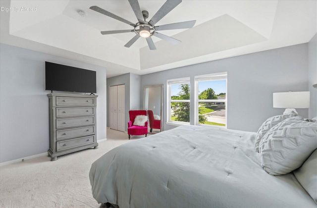 2518 Marie CIRCLE, Waukesha, WI 53189