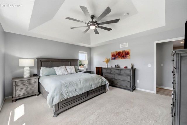 2518 Marie CIRCLE, Waukesha, WI 53189