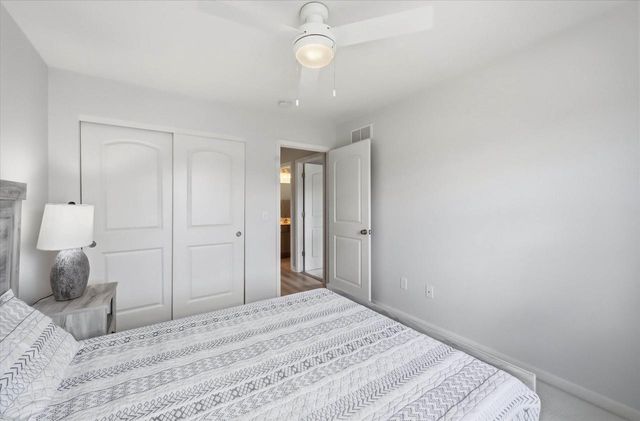 2518 Marie CIRCLE, Waukesha, WI 53189