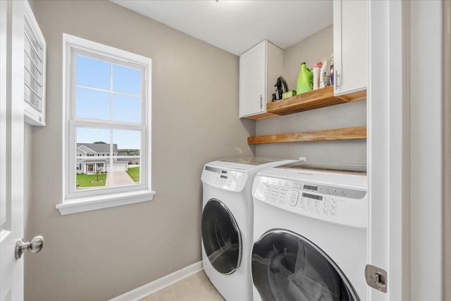2518 Marie CIRCLE, Waukesha, WI 53189