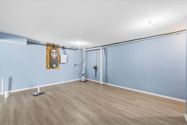 2518 Marie CIRCLE, Waukesha, WI 53189