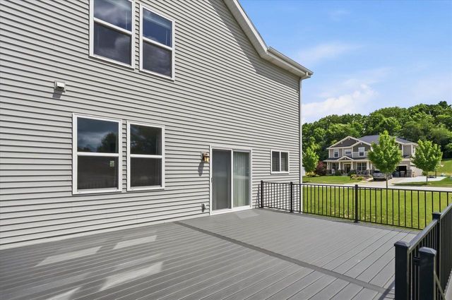 2518 Marie CIRCLE, Waukesha, WI 53189