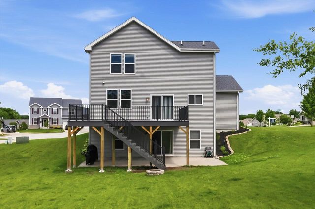 2518 Marie CIRCLE, Waukesha, WI 53189