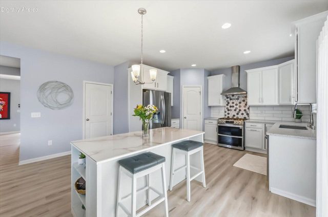2518 Marie CIRCLE, Waukesha, WI 53189