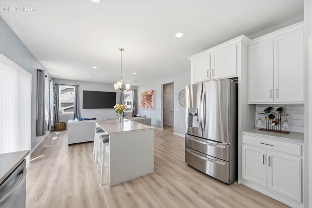 2518 Marie CIRCLE, Waukesha, WI 53189