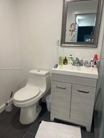 5910 SW 62nd Ter A, South Miami, FL 33143