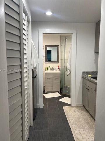 5910 SW 62nd Ter A, South Miami, FL 33143