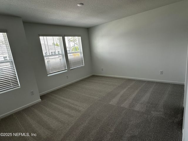 611 HOLLY LAKES Drive, Orange Park, FL 32073