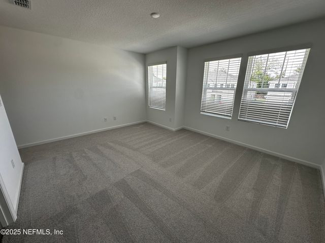 611 HOLLY LAKES Drive, Orange Park, FL 32073