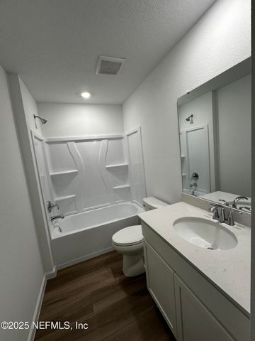 611 HOLLY LAKES Drive, Orange Park, FL 32073