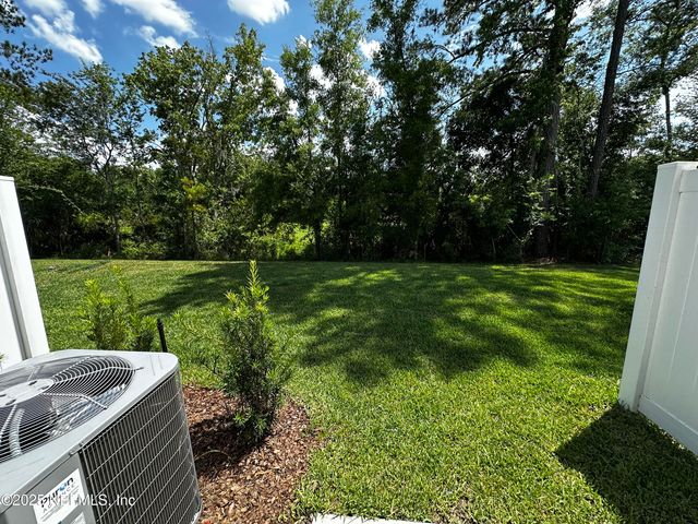 611 HOLLY LAKES Drive, Orange Park, FL 32073
