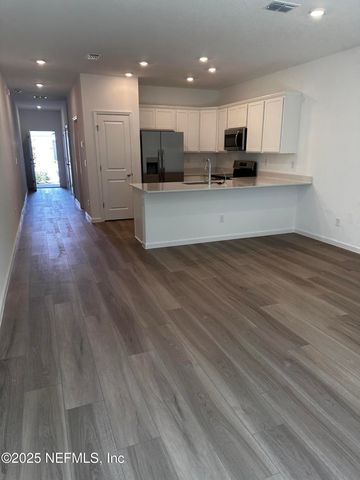 611 HOLLY LAKES Drive, Orange Park, FL 32073