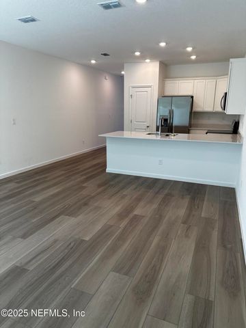611 HOLLY LAKES Drive, Orange Park, FL 32073