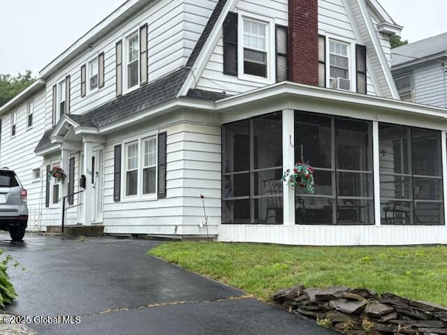 16 Edgewood Avenue, Albany, NY 12203
