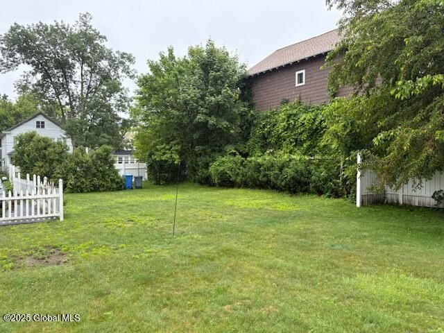 16 Edgewood Avenue, Albany, NY 12203