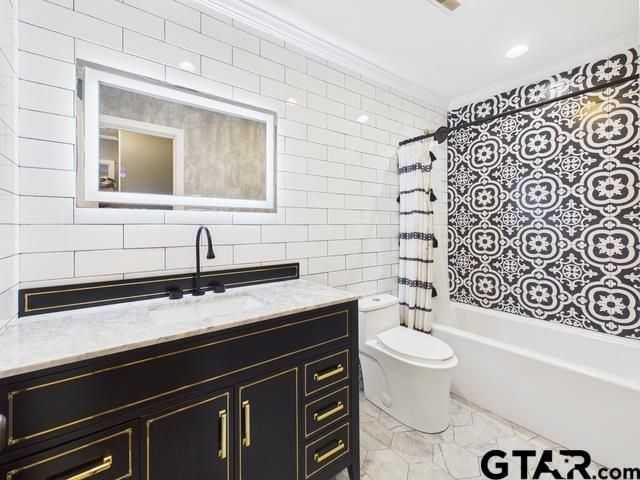 1010 Bel Air Dr, Athens, TX 75751