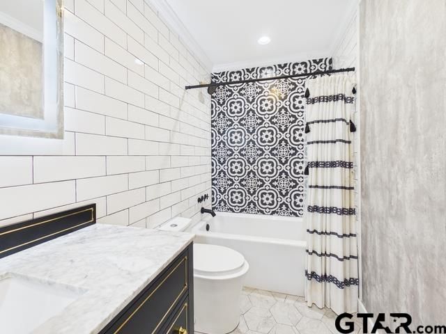 1010 Bel Air Dr, Athens, TX 75751