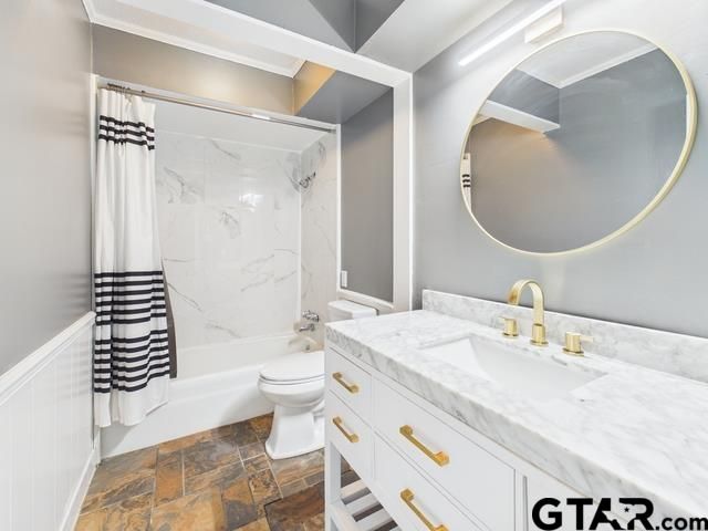 1010 Bel Air Dr, Athens, TX 75751