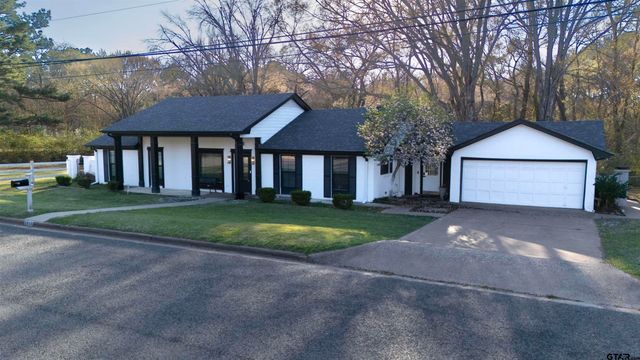 1010 Bel Air Dr, Athens, TX 75751