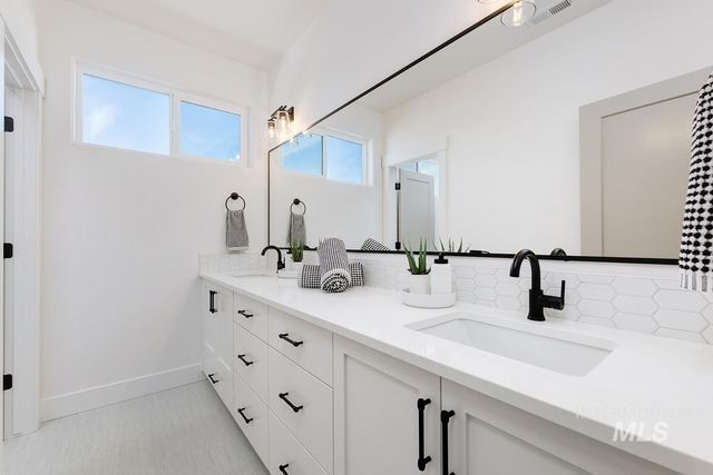 13692 N Spring Creek Way, Boise, ID 83714