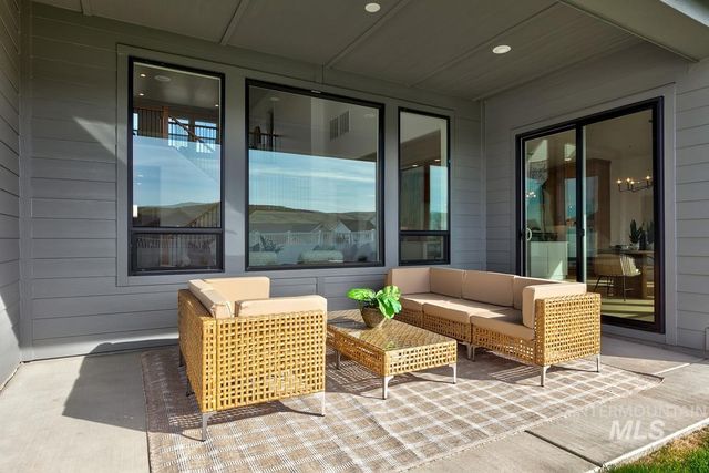 13692 N Spring Creek Way, Boise, ID 83714