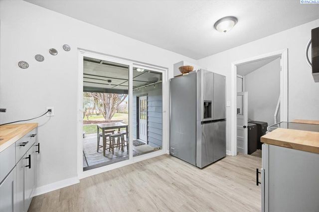 1913 W 2nd Ave., Kennewick, WA 99336