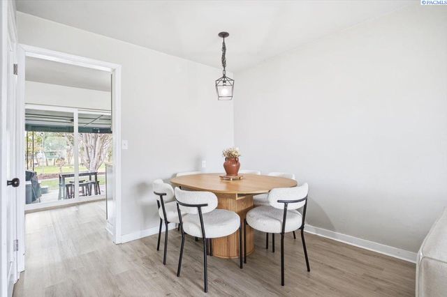 1913 W 2nd Ave., Kennewick, WA 99336