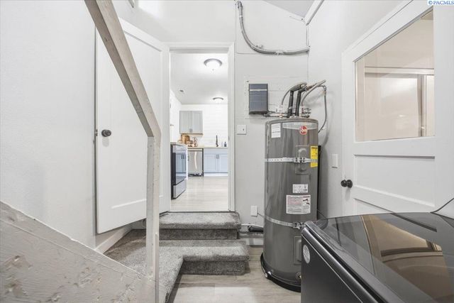 1913 W 2nd Ave., Kennewick, WA 99336