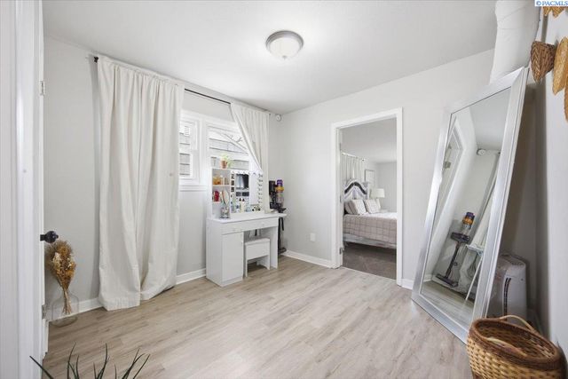 1913 W 2nd Ave., Kennewick, WA 99336