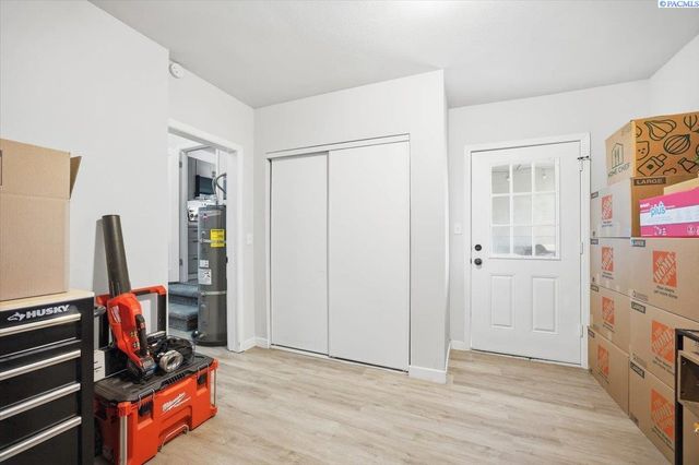 1913 W 2nd Ave., Kennewick, WA 99336