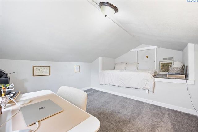 1913 W 2nd Ave., Kennewick, WA 99336