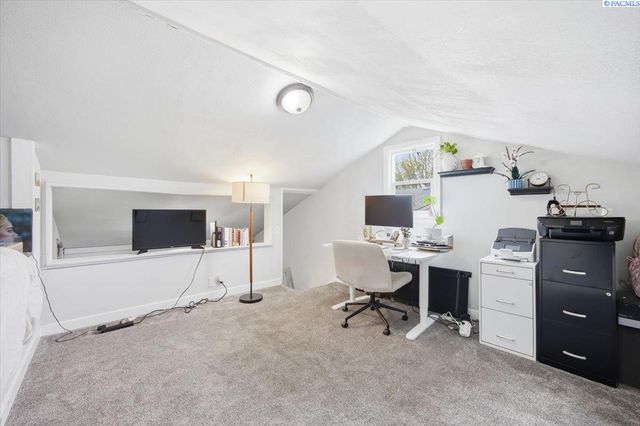 1913 W 2nd Ave., Kennewick, WA 99336