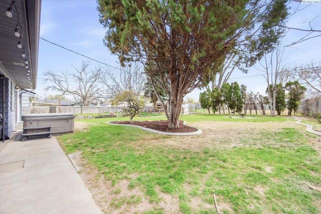 1913 W 2nd Ave., Kennewick, WA 99336