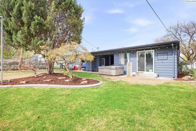 1913 W 2nd Ave., Kennewick, WA 99336