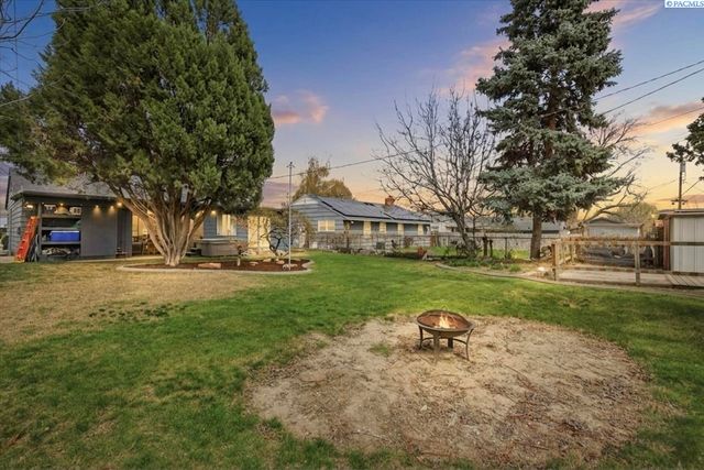 1913 W 2nd Ave., Kennewick, WA 99336