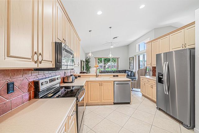 8200 Playa Del Sur Boulevard, Lake Worth, FL 33467